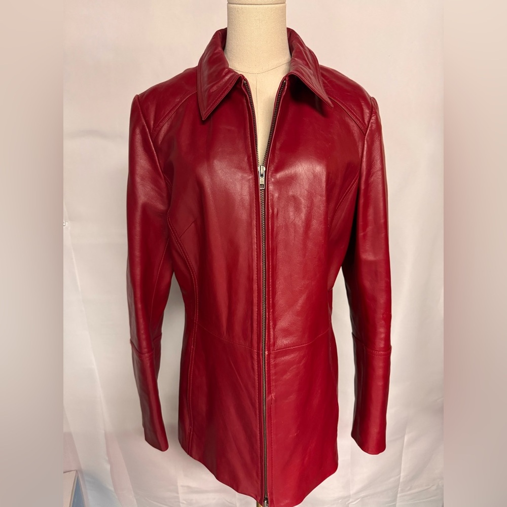 Danier Women's Red Leather Jacket size M- Stunning colour and flattering fit
